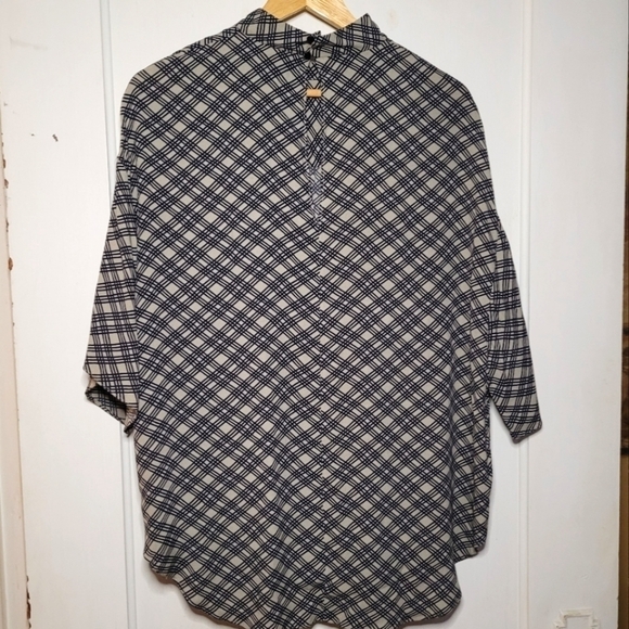 ZARA Flowy Plaid Blouse, Key Hole Style in Back Large - Picture 4 of 6